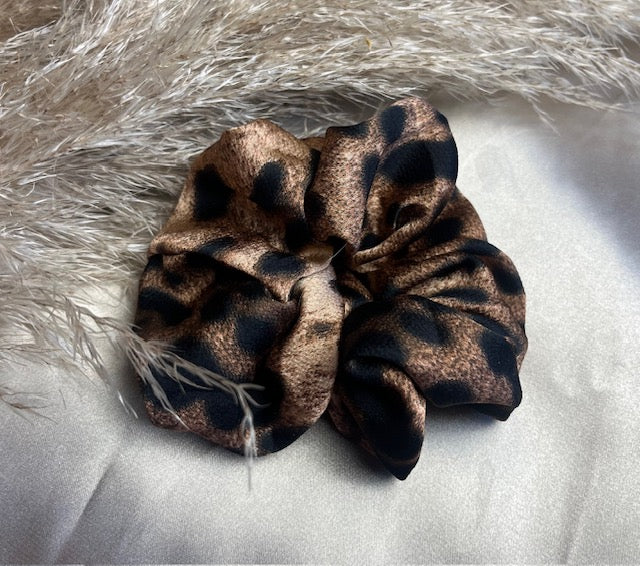 Scrunchie i leopardprint