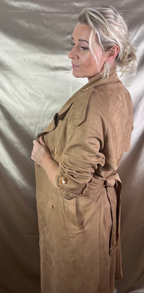 Elegant Suede trenchcoat med taljebælte